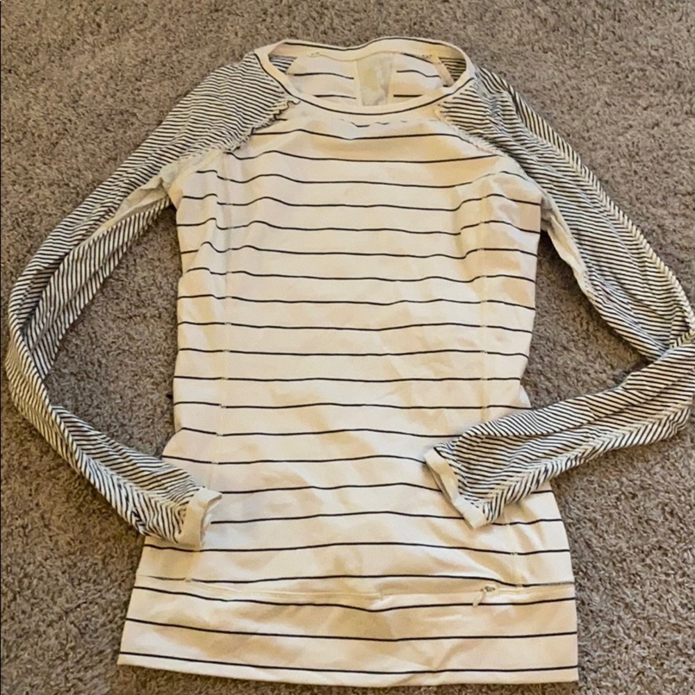 Women’s Lululemon long sleeve top